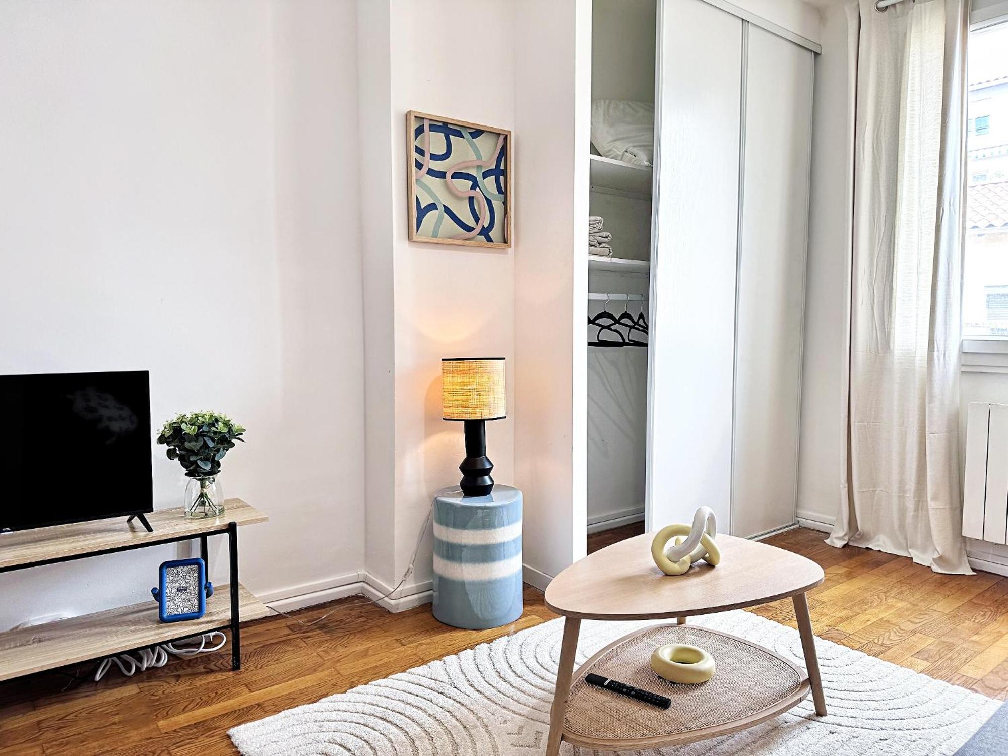 Suite Dounia Lyon Exterior photo